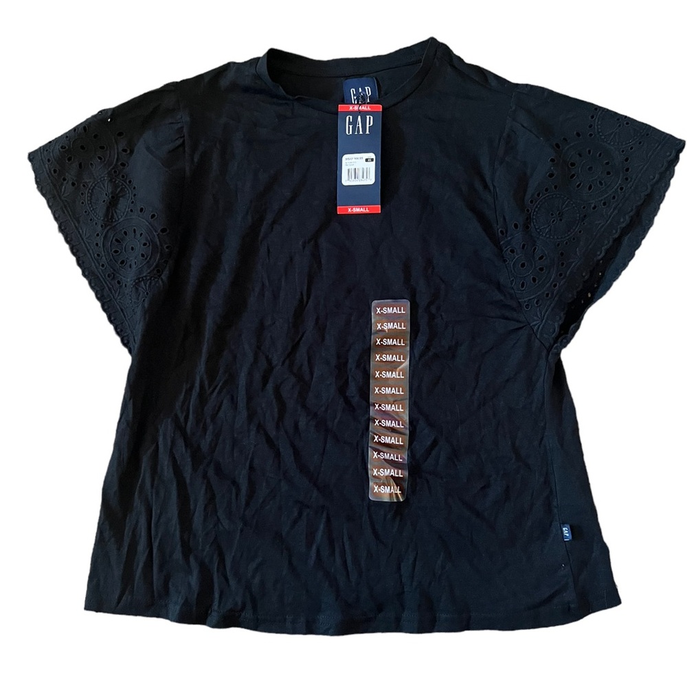 GAP Women XS Eyelet Flutter Short Sleeve Scoop Neck Shirt (True Black)